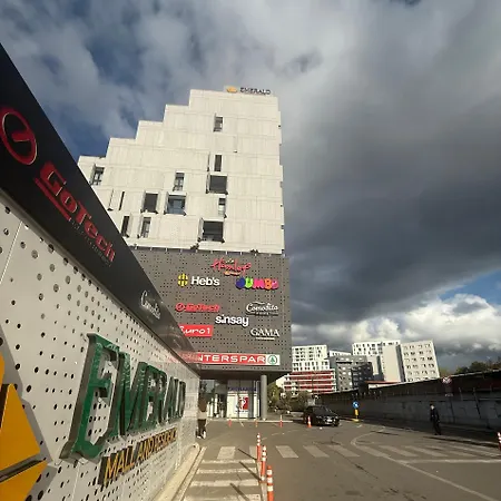 Theemeraldsuiteapartament Daire *