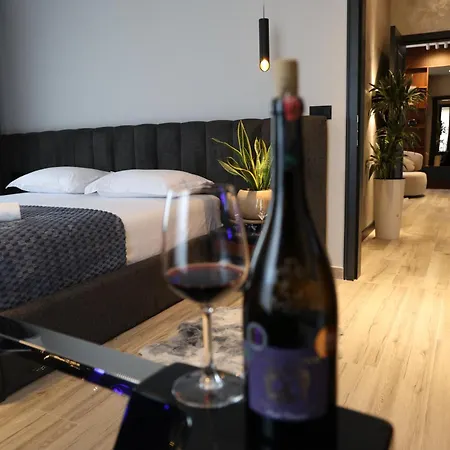 Theemeraldsuiteapartament Daire *