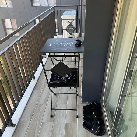 Theemeraldsuiteapartament * Tiran